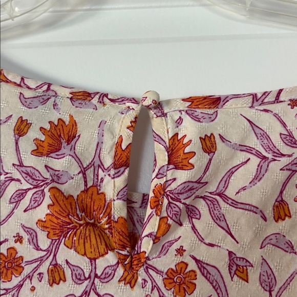 Universal Thread Floral Top with Orange and Purple EUC
Very pretty floral - Picture 6 of 7